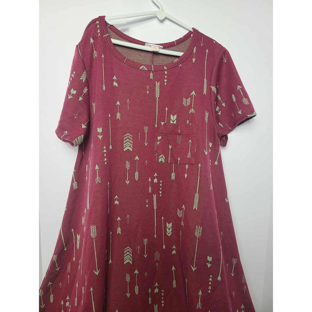 LuLaRoe XS Swing Dress – Burgundy Arrow Print – Short Sleeve – Pocket Front